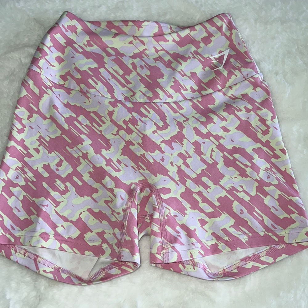 Gym shorts💞💛